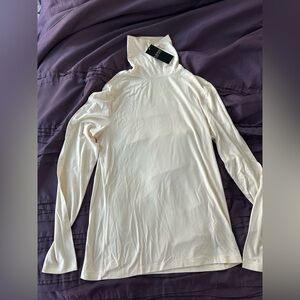 NWT Ralph Lauren Women’s Size Medium Off-White Long Sleeve Turtleneck Top